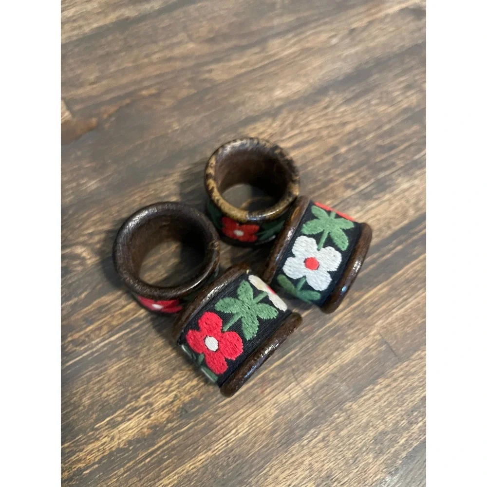 Vintage Bohemian Wood Napkin Rings Embroidered Floral Fabric Inlay Set of 4